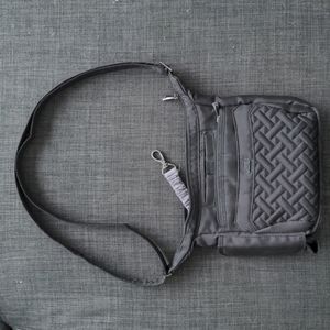 Lug Flutter Crossbody bag